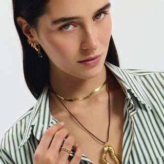 DARK GLOW EARRING