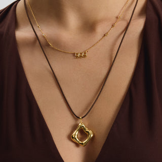 Linea Frame Necklace