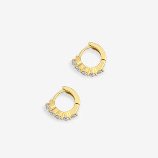 Graduated Radiance Diamond Huggie Küpe